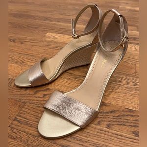Size 9 Lilly Pulitzer gold Bridgette Wedge high heels